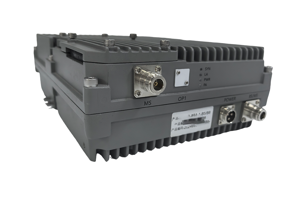  崇信三频手机信号接收器2000㎡