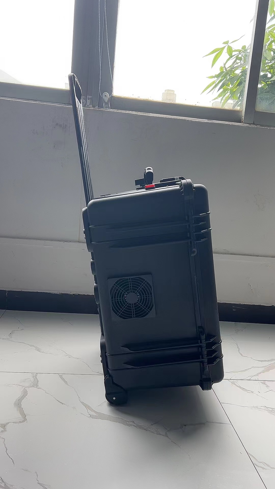 崇信手拉箱型移动通信干扰器